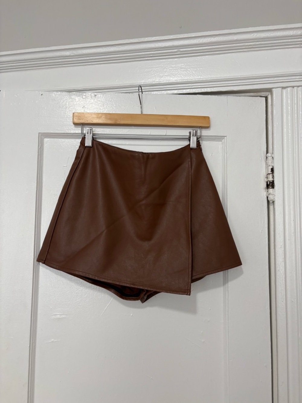 Lulu’s Brown Faux Leather Skort